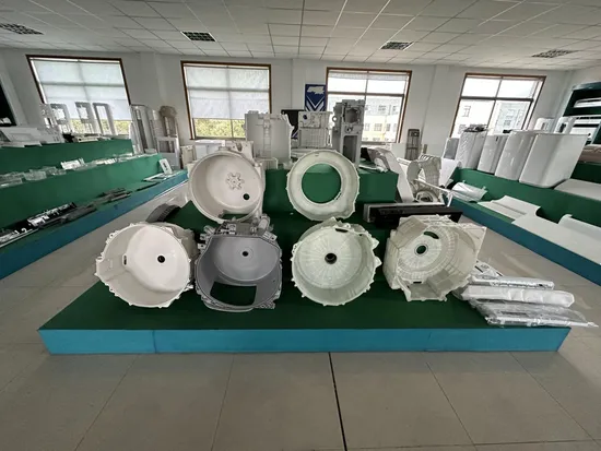 Customized Auto Spare Part Metal Parts Machining Part Plastic Hot Runner Lamp Housing Mould Injection Molding 